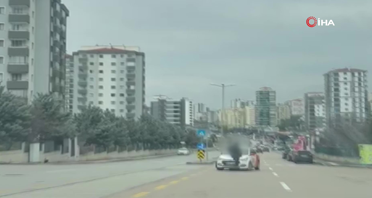 Ankara Etimesgut’ta Dehşete Düşüren Olay: Sürücü Kursu Eğitmeni, Bir Kişiyi Kaput Üzerinde Kilometrelerce Sürükledi