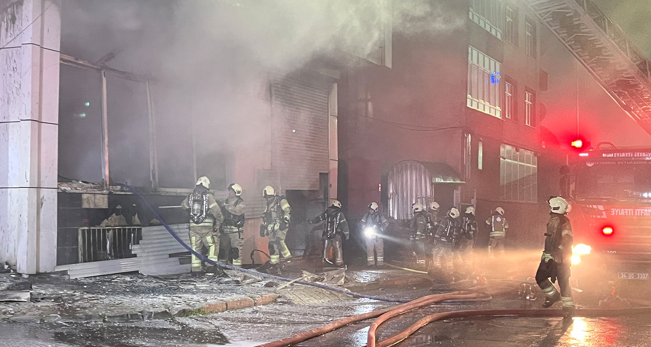 Bağcılar’da Tekstil Fabrikasında Çıkan Yangın Kontrol Altına Alındı