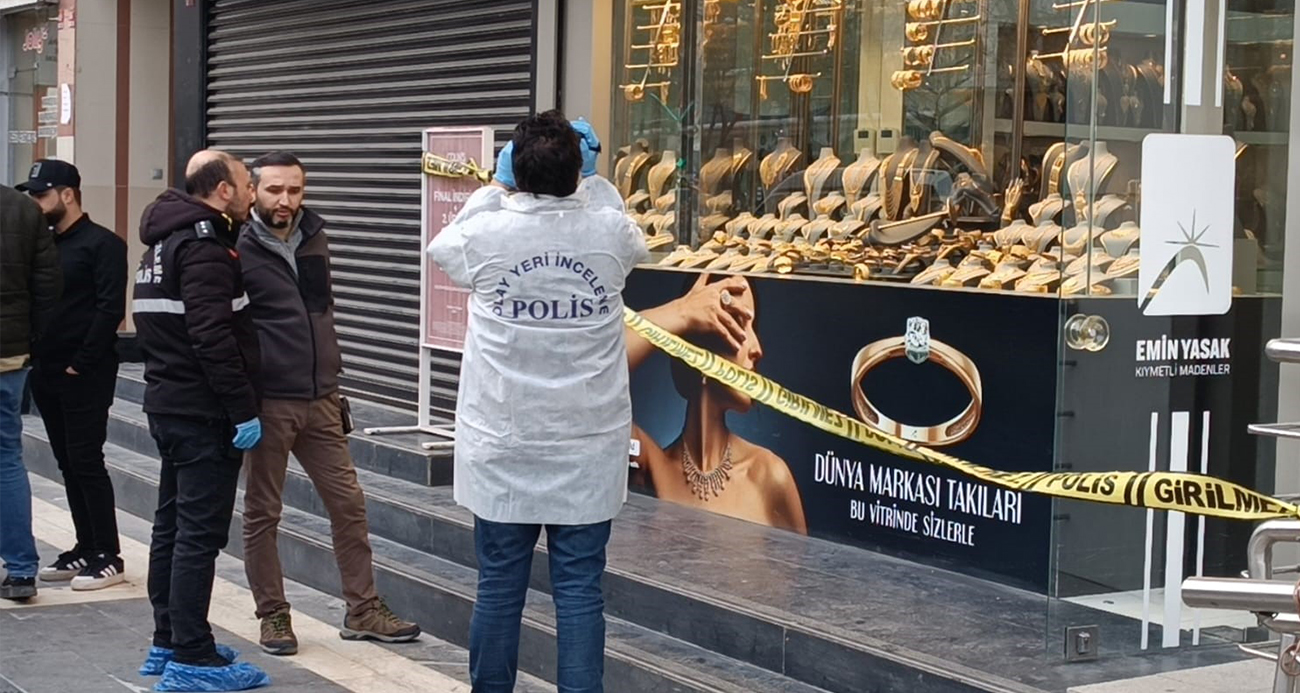 Batman’da Korkutan Kuyumcu Soygunu: Kar Maskeli İki Şüpheli Altınları Çalarak Kayıplara Karıştı