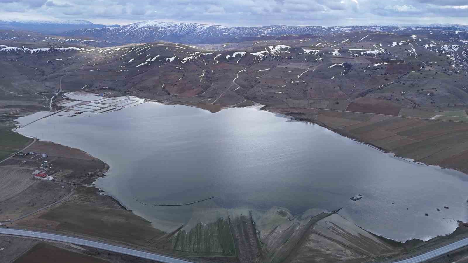 Bingöl Gölü’nde Yaşanan Doğa Mucizesi: Kuraklık Sonrası Yeniden Suyla Buluşma