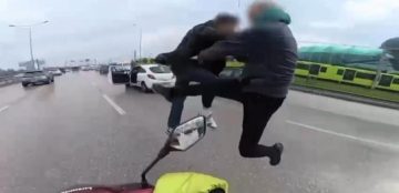 Bursa’da Yol Vermeme Tartışması Kavgaya Dönüştü: Sürücülerin Ehliyetlerine El Konuldu