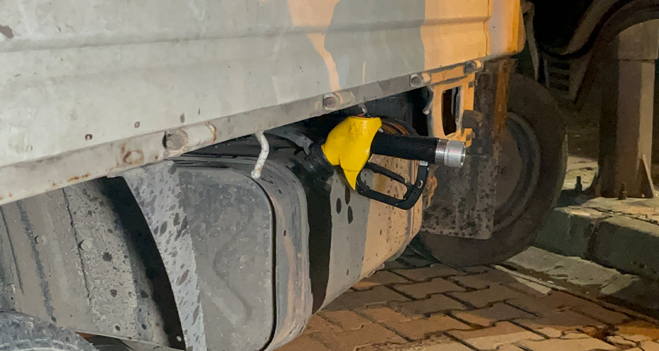 Çalıntı Araçla Yakıt Doldururken Polisi Fark Edip Kaçan Şüpheliler Kaza Yaptı