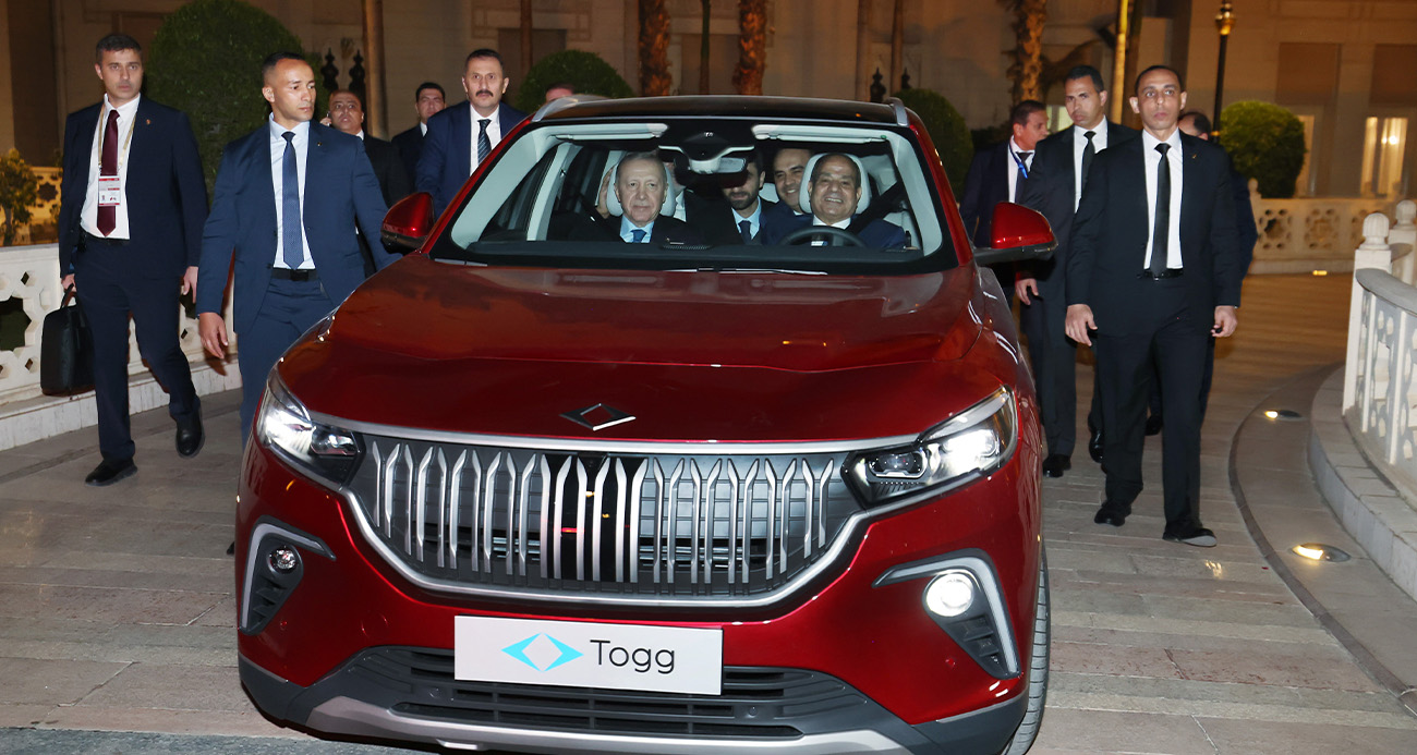 Cumhurbaşkanı Erdoğan, Mısır Cumhurbaşkanı es-Sisi’ye Türkiye’nin Yerli Otomobili Togg’u Hediye Etti