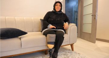 Depremde Ailesini Kaybeden Kadın, Protezle Yeni Bir Hayata Başlıyor