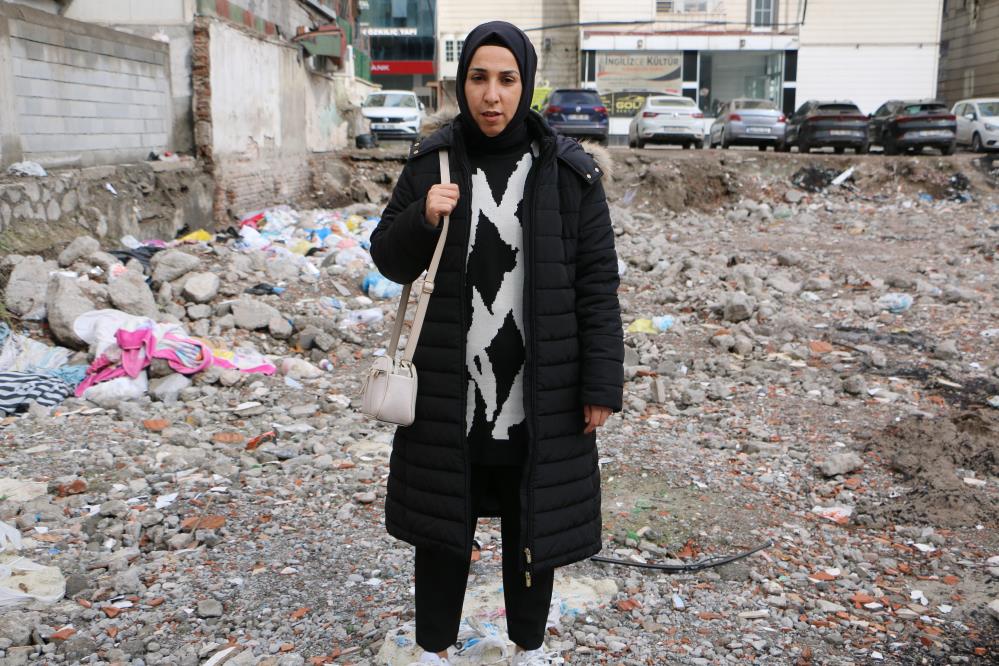 Depremden 60 Saat Sonra Kurtulan Kadın, Anılarını Kitaba Döktü