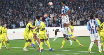 Fenerbahçe, Trabzon’da 5 Golün Atıldığı Maçta Galip Geldi