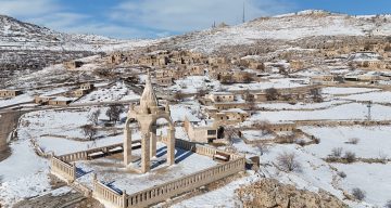Gabar Dağı’nın Eteklerindeki Mağara Köyü Yeniden Hayat Buluyor