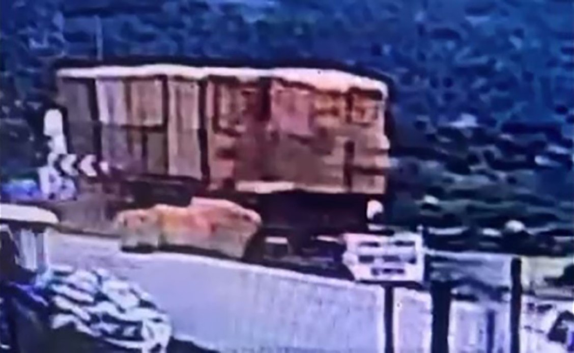 İzmir Kiraz’da Trajik Kaza: Saman Balyaları Bir Can Aldı