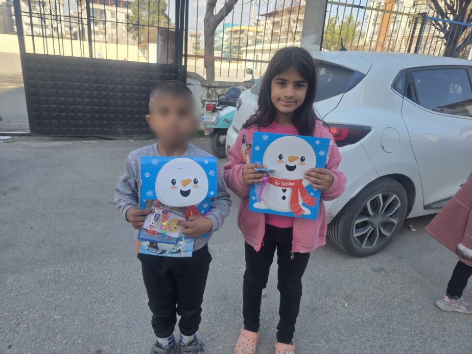 İzmir’de Dere Faciası: Küçük Berivan Gözyaşları Arasında Toprağa Verildi