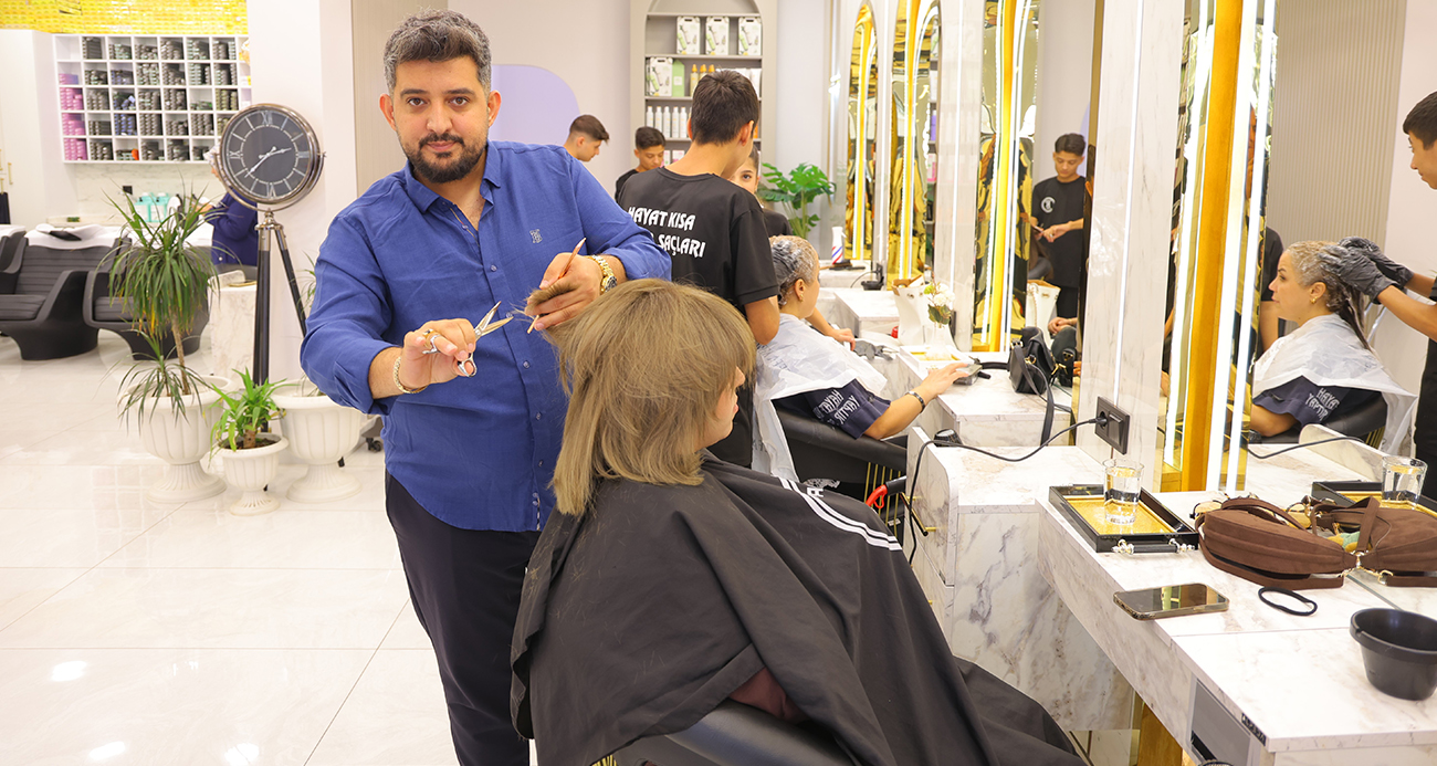 Kahramanmaraş’ta Deprem Öncesi Son Gülüşler: Kuaförün Yıkım Sonrası Mücadelesi