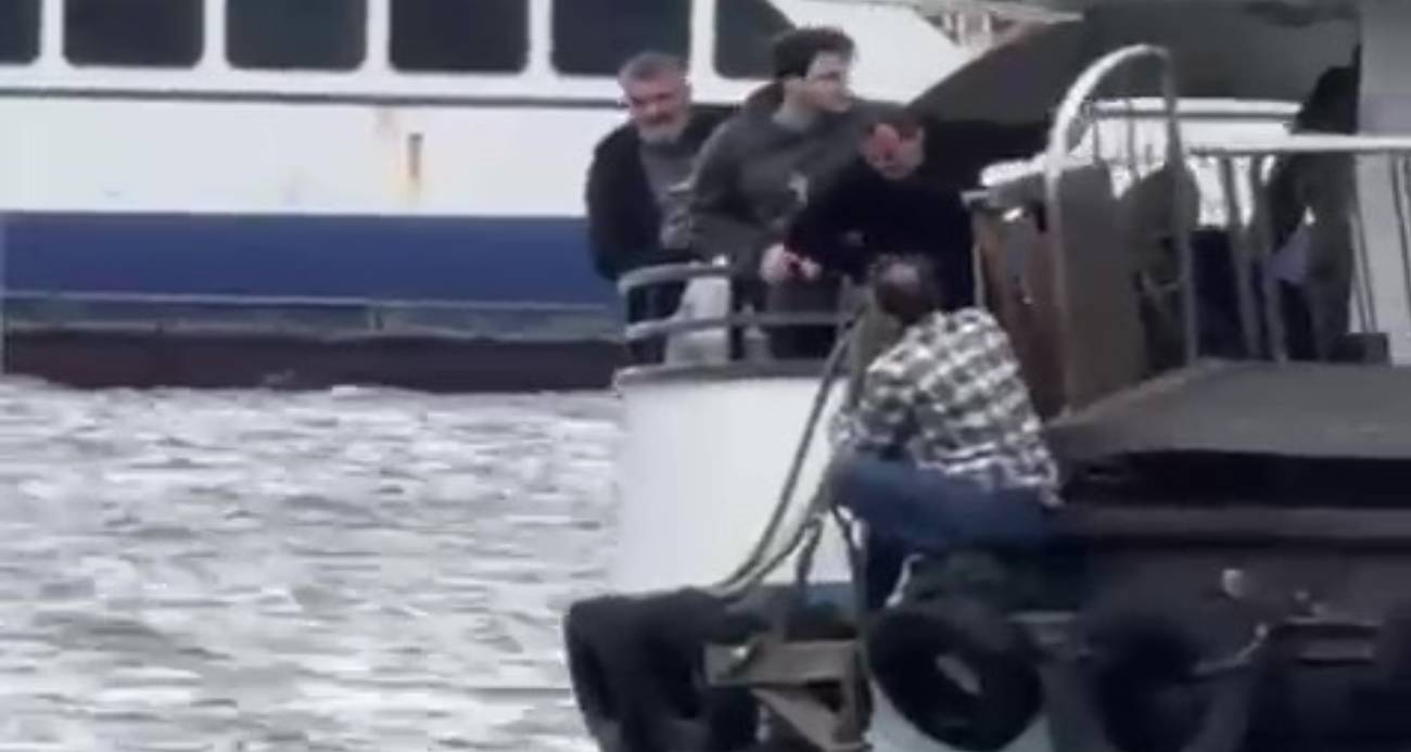 Karaköy’de Balıkçı Teknesi Kazası: Yolcu Vapuru Çarpması Sonucu Denize Düşen Kişi Kurtarıldı