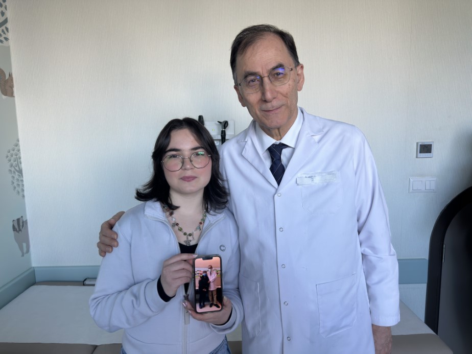 Lenf kanserini yendi, doktorundan ilham alıp tıp fakültesini kazandı: Yıllar sonra yine aynı karede buluştular