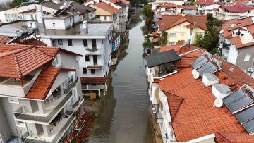 Muğla Köyceğiz’de Göl Taştı, İlçe Sular Altında Kaldı