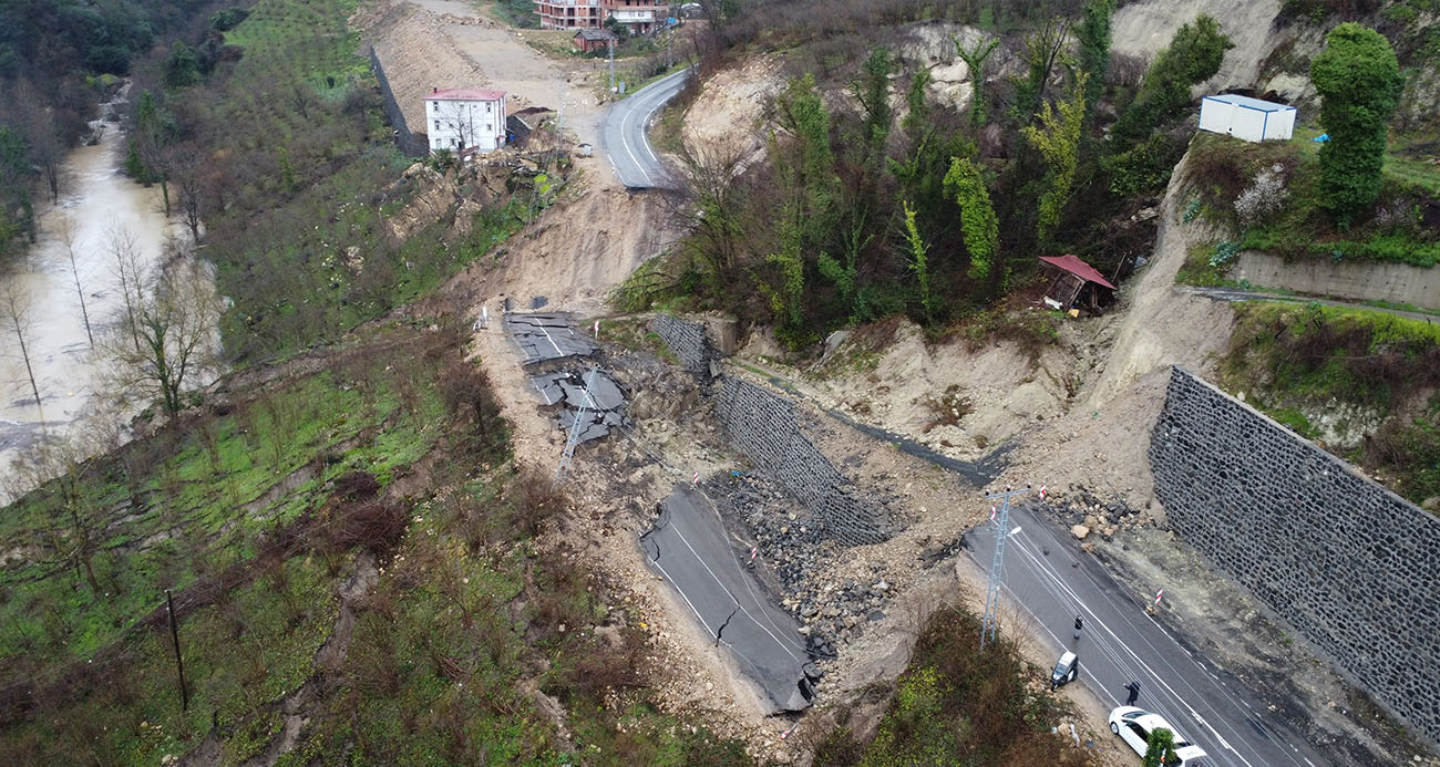 Ordu-İç Anadolu Yolu Heyelanla Kapandı: Yol ve Evler Tehlike Altında
