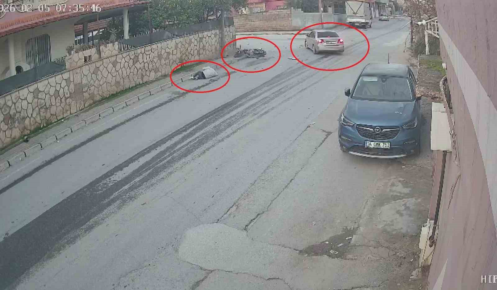 Reyhanlı’da Korkutan Motosiklet Kazası: Sürücü Metrelerce Havaya Fırladı