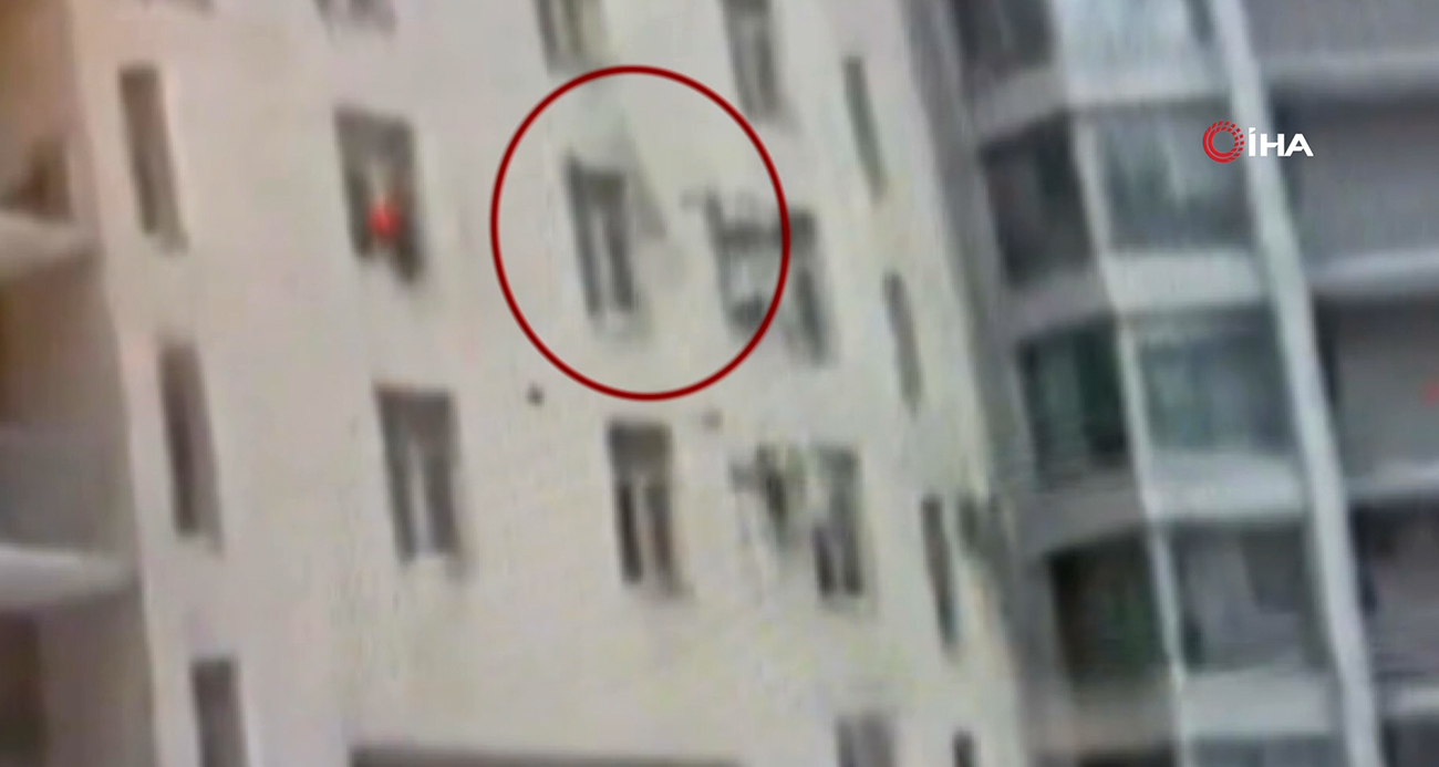 Rusya’da Kahramanca Kurtuluş: Apartman Görevlisi 7. Kattan Düşen Çocuğu Yakaladı