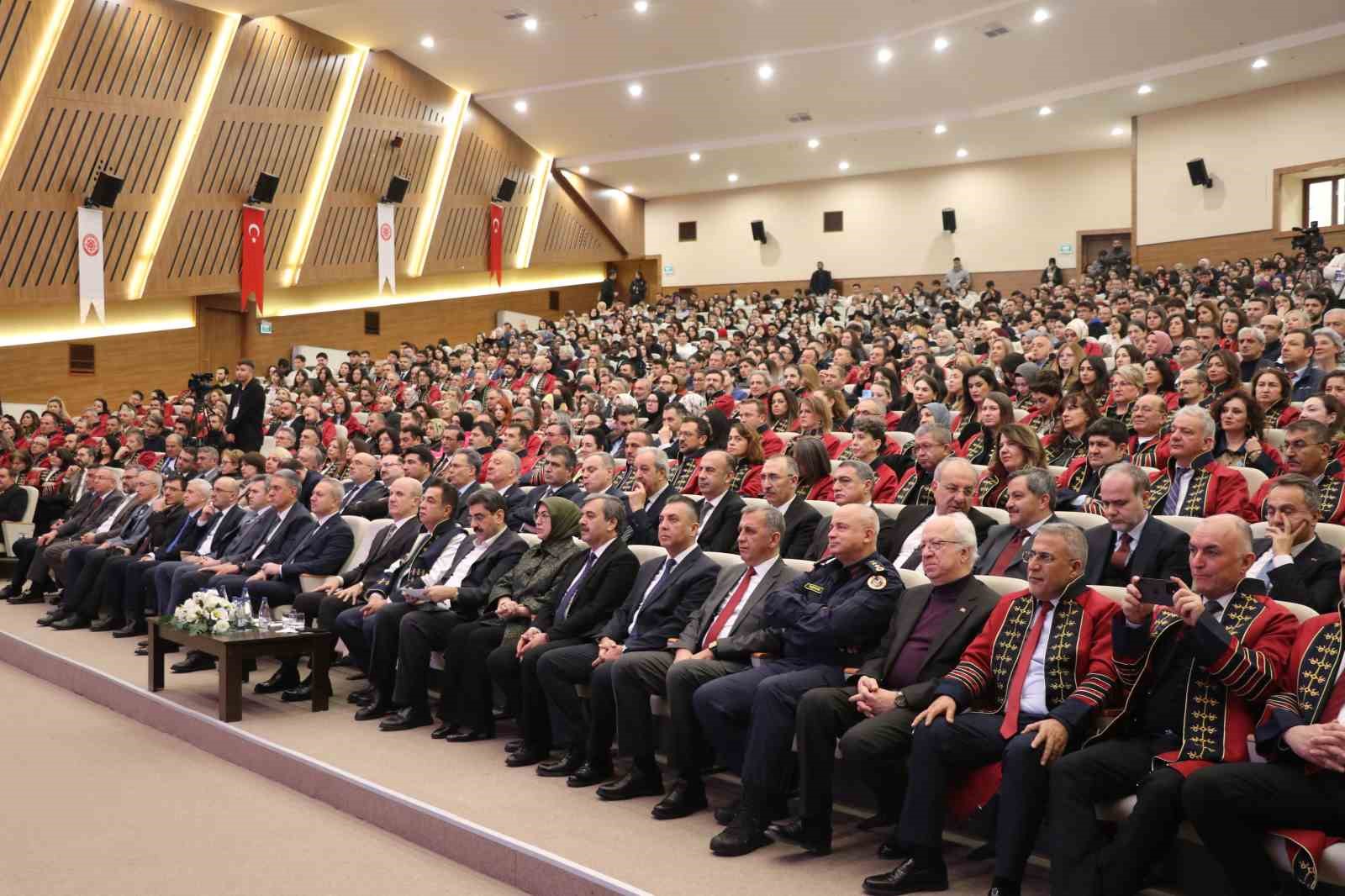 Sivas Cumhuriyet Üniversitesi 52. Yıl Dönümünü Coşkuyla Kutladı