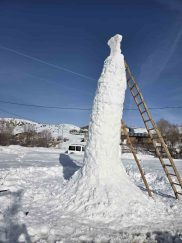 Sivas Yıldızeli’nde Dev Kardan Adam Görenleri Şaşırttı