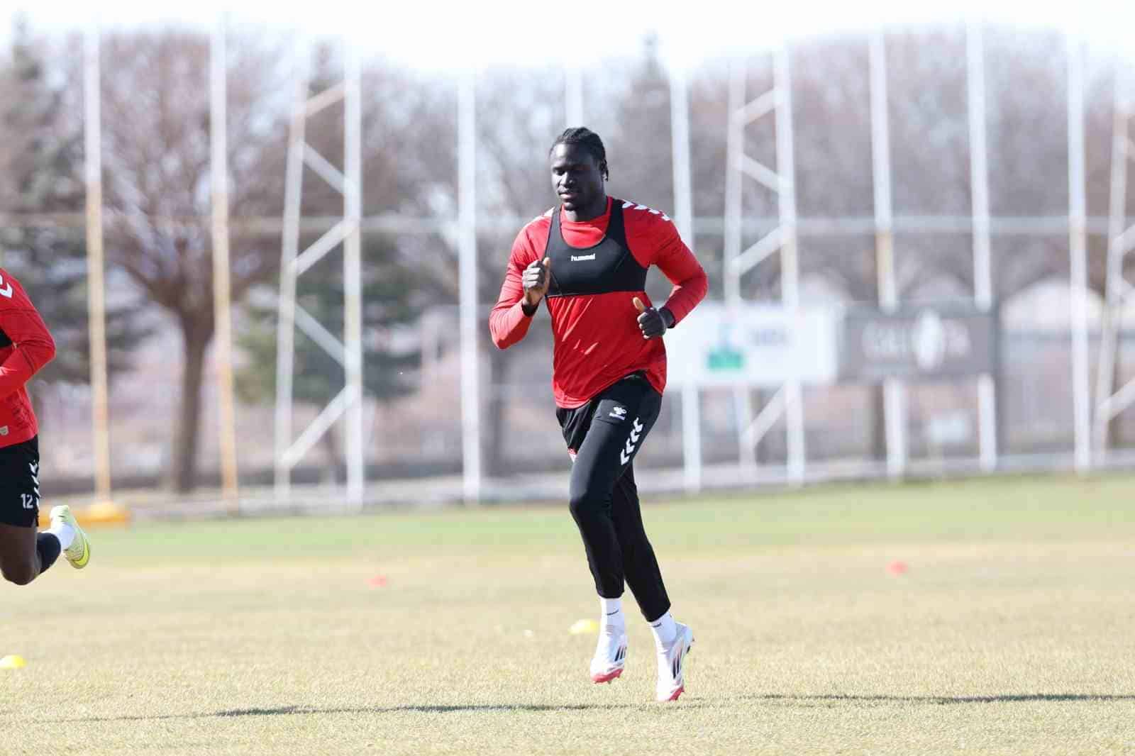 Sivasspor, Adana Demirspor Maçı İçin Kolları Sıvadı