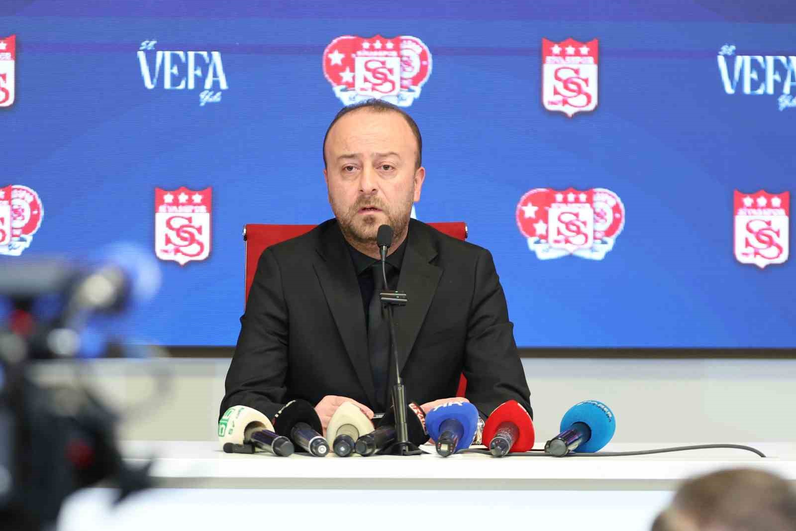 Sivasspor Kulübü Başkanı Özçoban: "Kalan 33 puana talibiz"