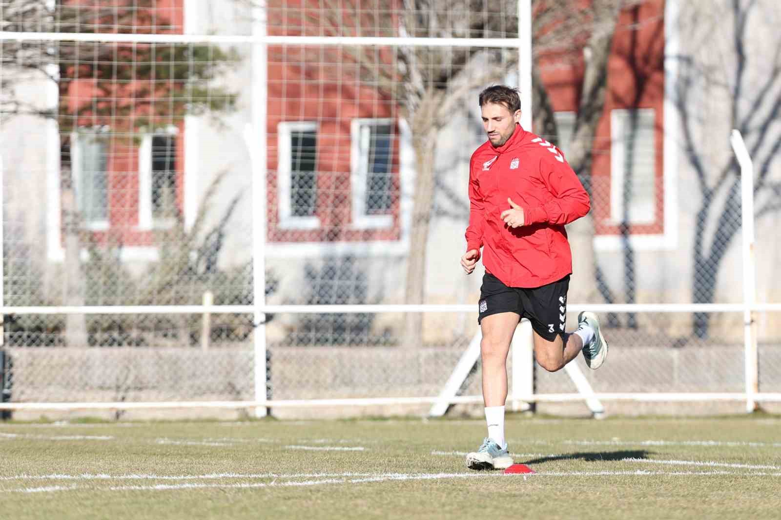 Sivasspor, Sakaryaspor Maçı İçin Kolları Sıvadı