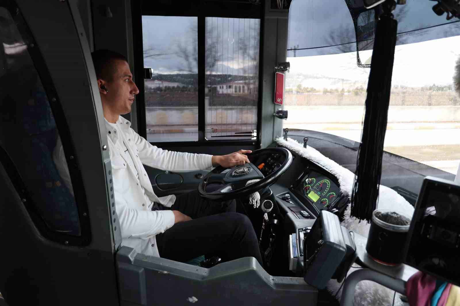 Sivas’ta Bir Otobüs Şoförünün İnsanlık Dolu Hareketi Herkesi Mest Etti