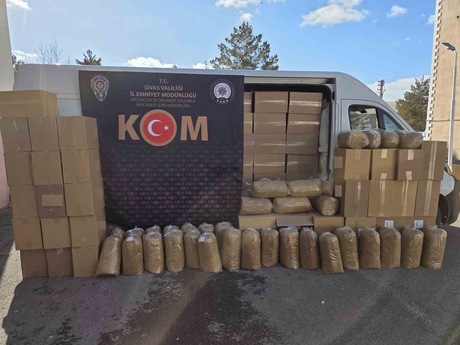Sivas’ta Büyük Kaçakçılık Operasyonu: Tonlarca Tütün ve Yüzlerce Bin Makaron Ele Geçirildi