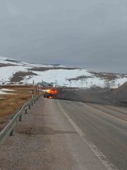 Sivas’ta Seyir Halindeki Otomobil Alev Aldı