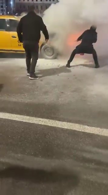 Sivas’ta Taksi Alevlere Teslim Oldu