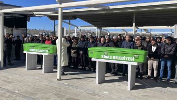 Sivas’ta Trajik Kaza: Teravih Yolunda Hayatını Kaybeden Gelin ve Kaynana Birlikte Son Yolculuğuna Uğurlandı