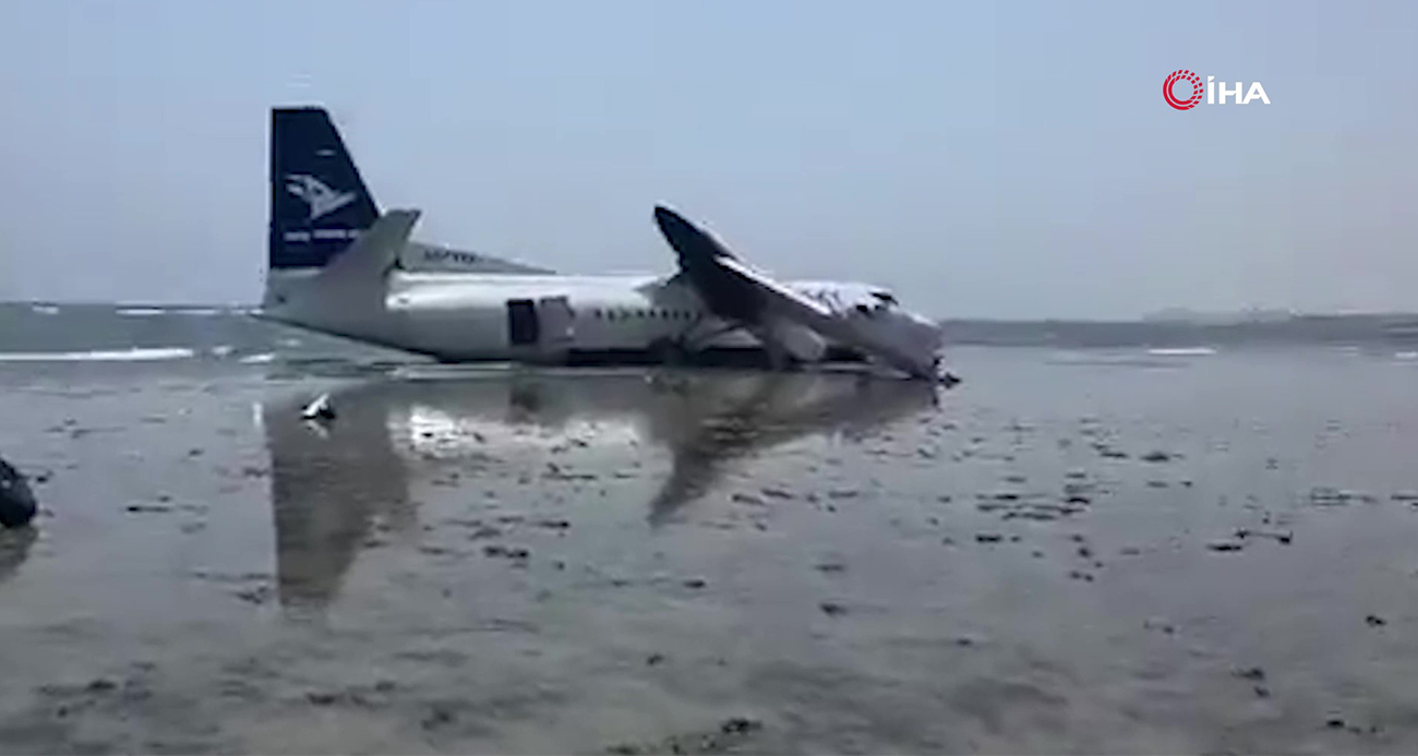 Somali’de Yolcu Uçağı Acil Durumda Hint Okyanusu’na İndi