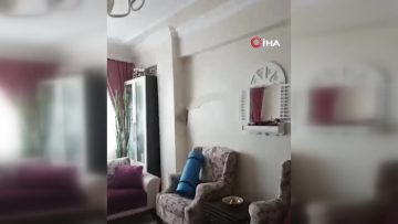 Zeytinburnu’nda Yıkım Sırasında Komşu Apartmana Kepçe Girdi