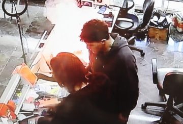 Aksaray’da Tamir Sırasında Cep Telefonu Patladı