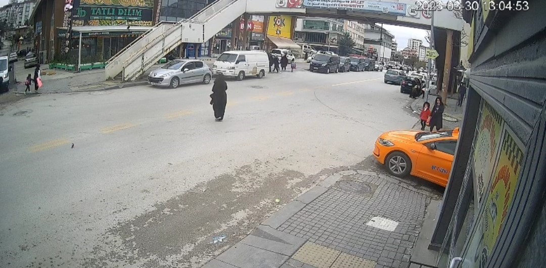 Ankara’da Trafik Kazası: Genç Kız Ağır Yaralandı