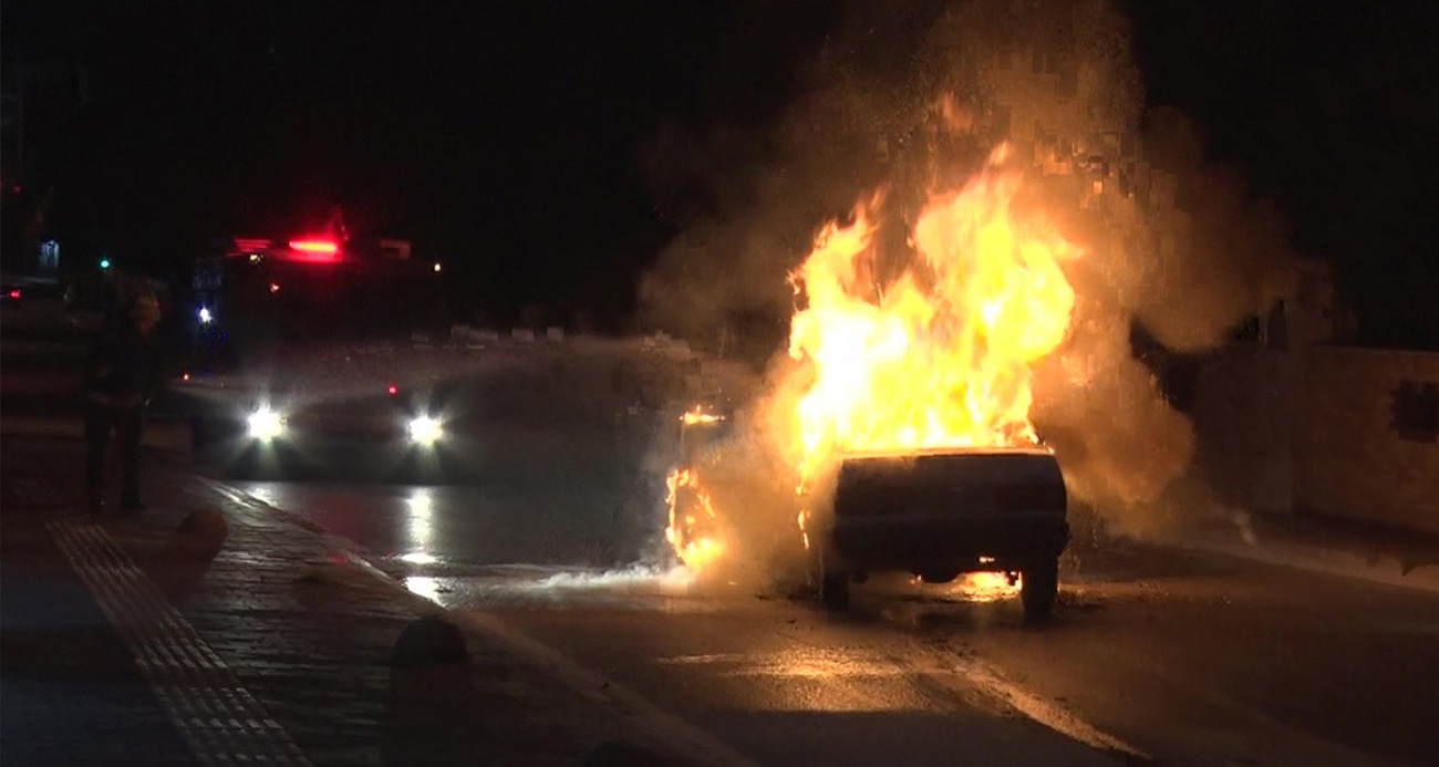 Antalya’da Otomobil Yangını: Aile Son Anda Kurtuldu