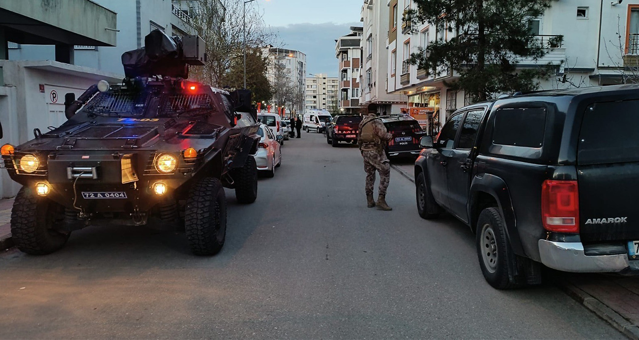 Batman’da Aile İçi Trajedi: Genç, Anne ve Ağabeyini Hayatından Etti