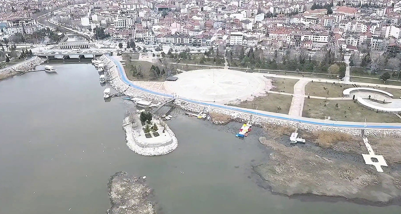 Beyşehir Gölü’nün Çekilen Suları: Kuraklıkla Mücadele Devam Ediyor