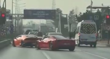 Bursa’da Lüks Otomobiller Trafik Kurallarını İhlal Etti