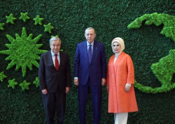 Cumhurbaşkanı Erdoğan, BM Genel Sekreteri Guterres’e Barış Ödülü Verdi