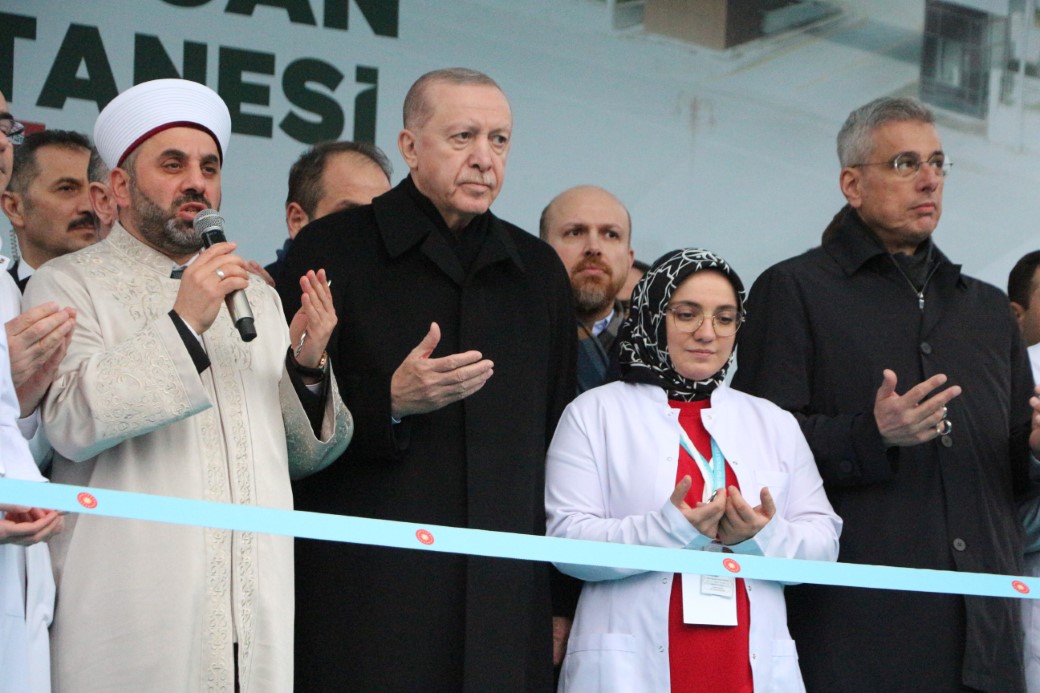 Cumhurbaşkanı Erdoğan, Rize’de Yeni Hastane Açılışı ve Güncel Siyasi Duruma İlişkin Açıklamalarda Bulundu