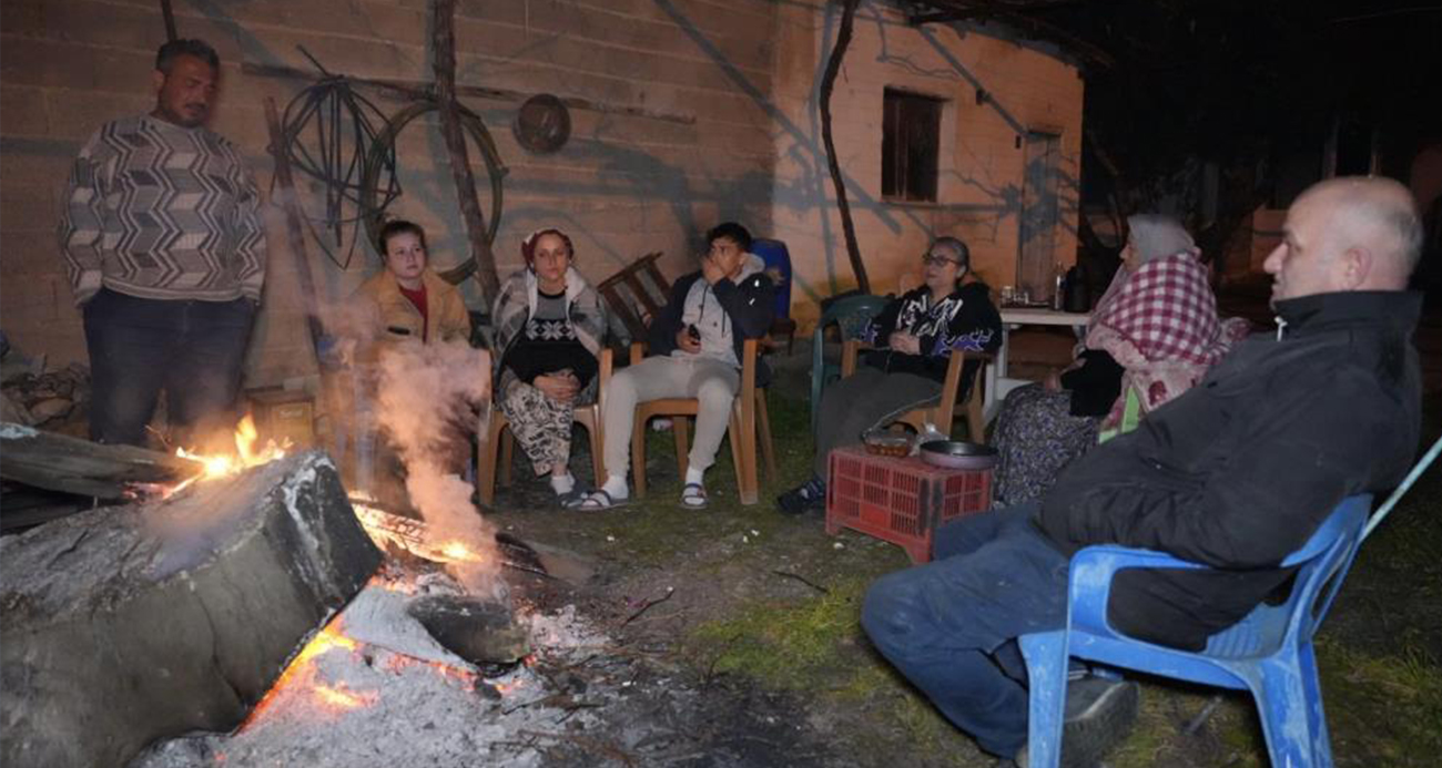 Denizli Buldan’da Artçı Deprem Korkusuyla Dışarıda Geçirilen Gece