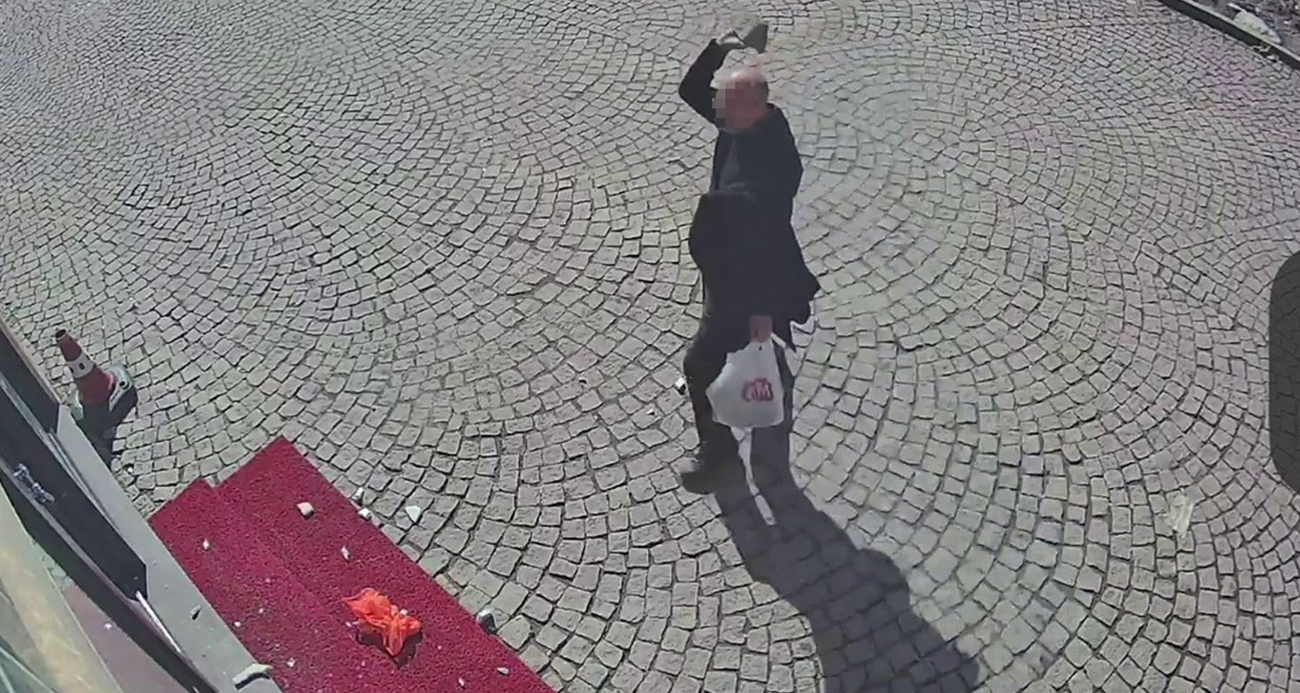 Erzurum’da Eczaneye Kundaklama Girişimi