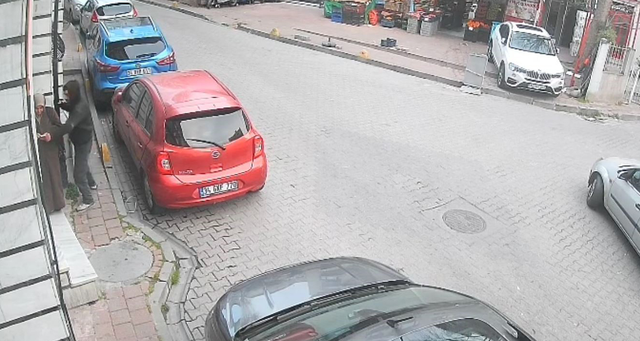 Fatih’te Bir Kadının Telefonu Kapkaç Yöntemiyle Çalındı