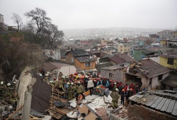 Fatih’te Doğalgaz Patlaması Sonucu İki Bina Çöktü: Kurtarma Operasyonları Sürüyor