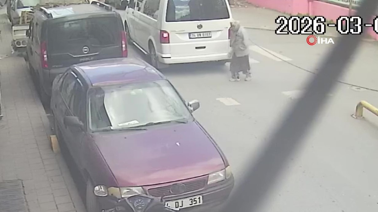 Fatih’te Geri Manevra Yapan Minibüs Yaşlı Kadını Ağır Yaraladı