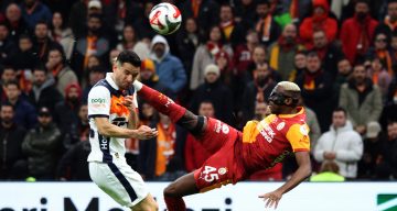 Galatasaray, 10 Kişi Kalan Başakşehir’i 3-0 Yendi!