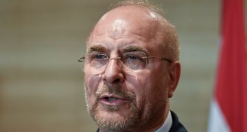 İran Meclis Başkanı Galibaf, ABD ile Müzakereleri Yalanladı