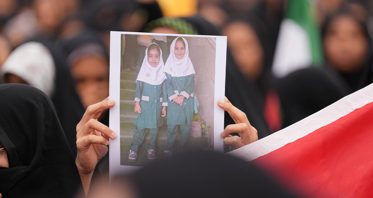 İran’da İlkokula Yapılan Saldırının Sorumlusu Olarak ABD İşaret Edildi