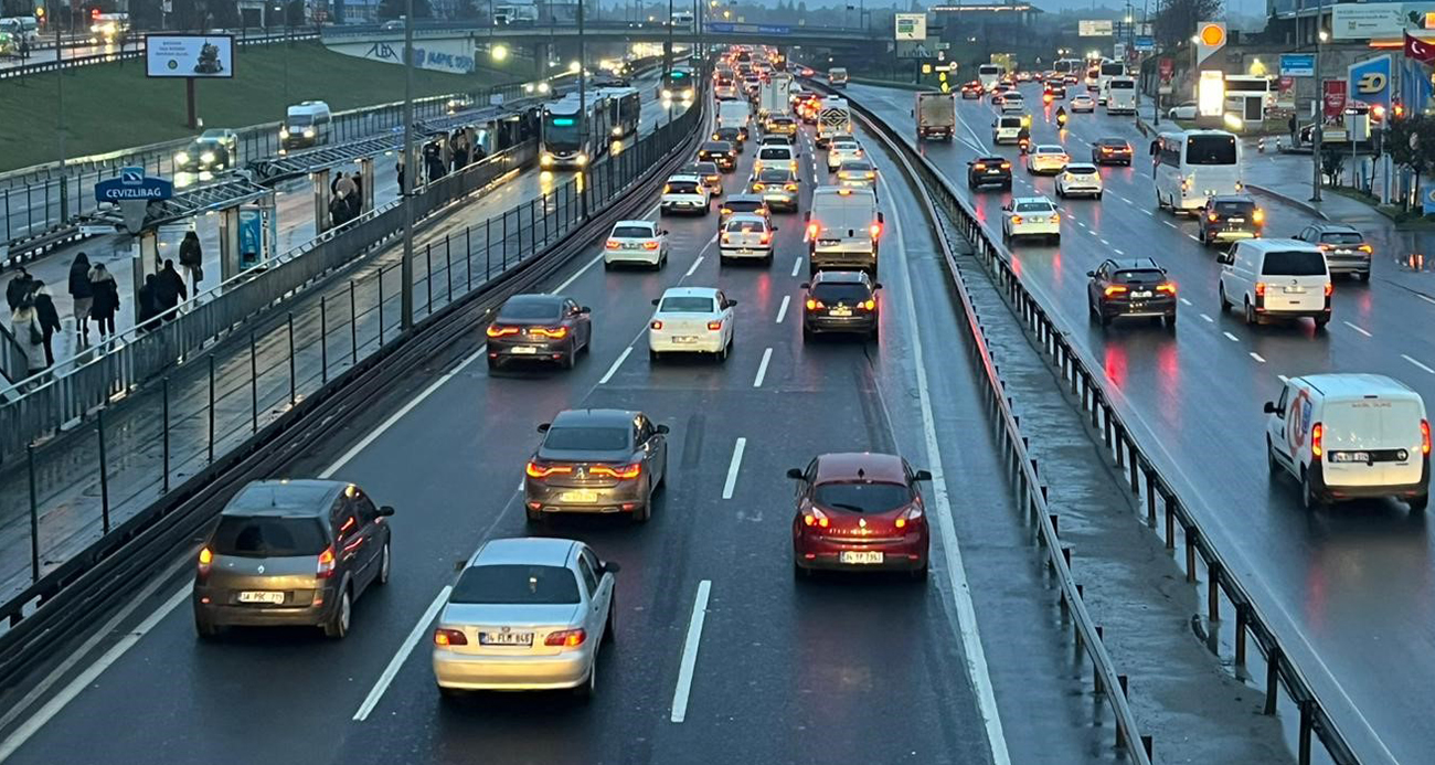 İstanbul’da Bayram Sonrası Trafik Yoğunluğu Devam Ediyor