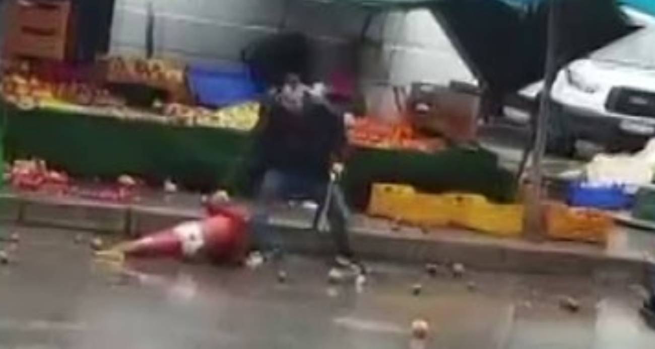 İzmir’de Sinir Krizi Geçiren Manav Dehşet Saçtı